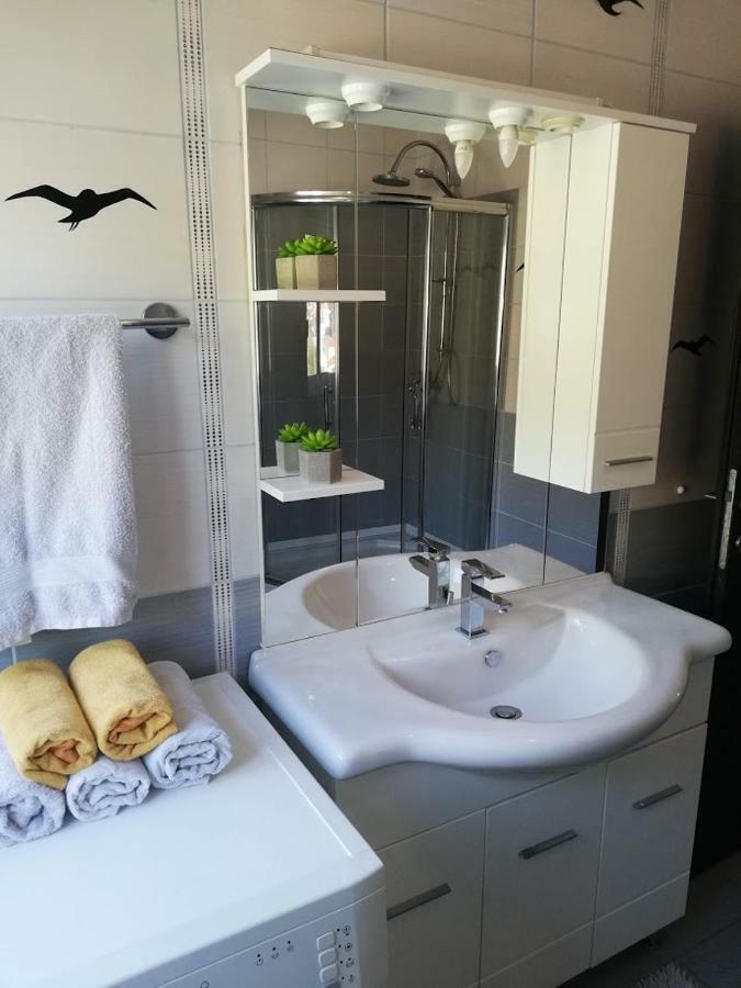 Apartment Bluebay Dugi Rat Exterior foto
